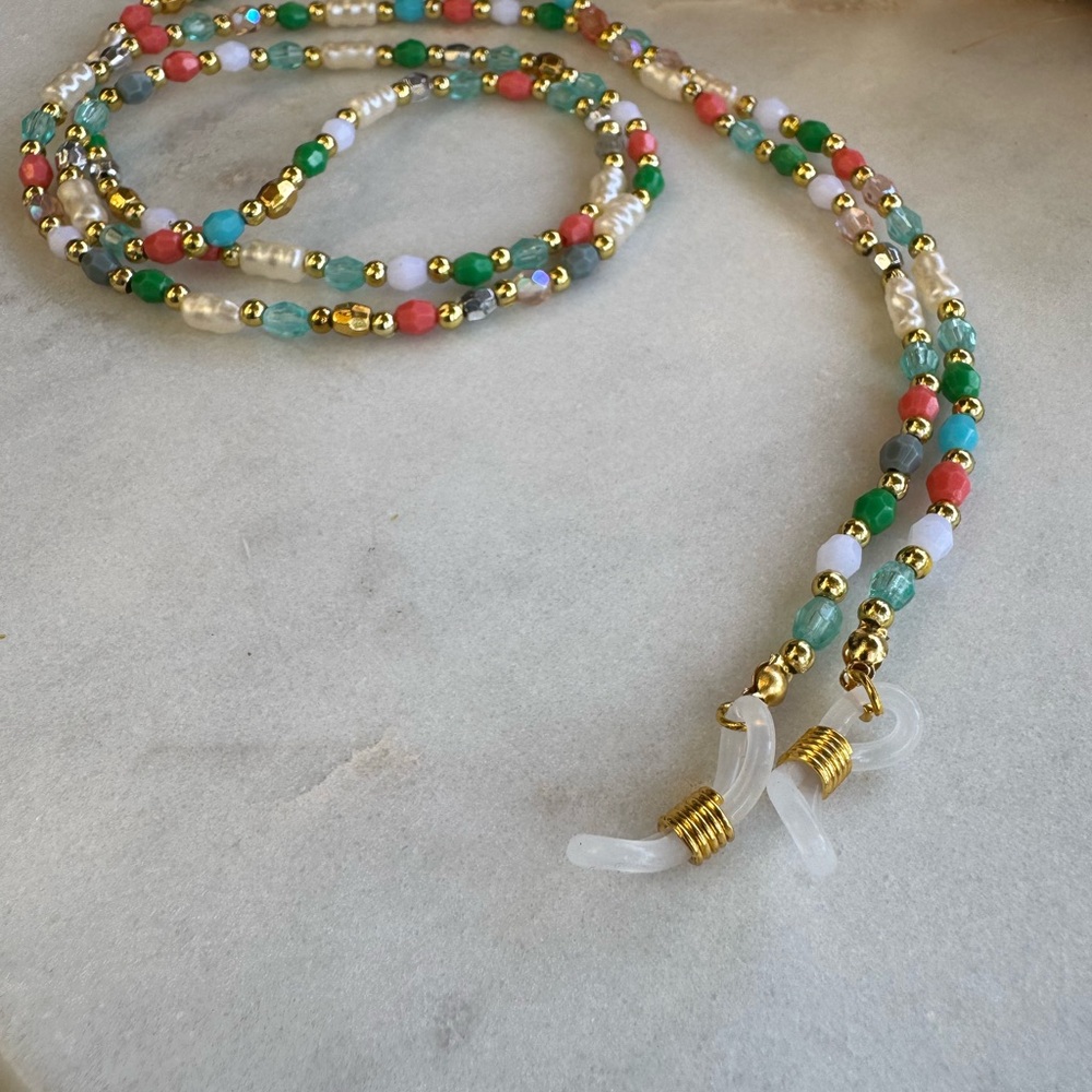 NWT Colorful Beaded Glasses chain - Picture 2 of 2